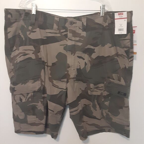 Camo Cargo Shorts Mens 46 Wrangler 10” Inseam Flex Comfort Relaxed Fit EUC - Picture 1 of 11